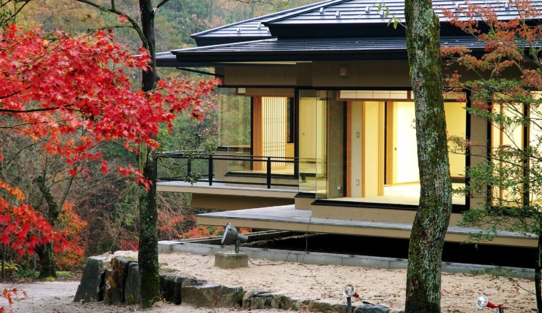 【Hidden Hot Spring of Toki, Gifu】Yamagami Onsen Yunomotokan — A 700-Year Legacy of “Skin-Beautifying Waters” and Mino Ware Hospitality