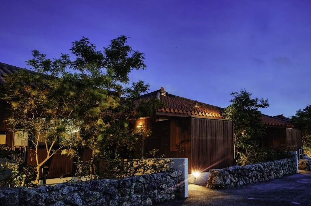 RERESO Okinawa Churaumi A Private Okinawa Stay in Traditional Villas with Red-Tile Roofs
